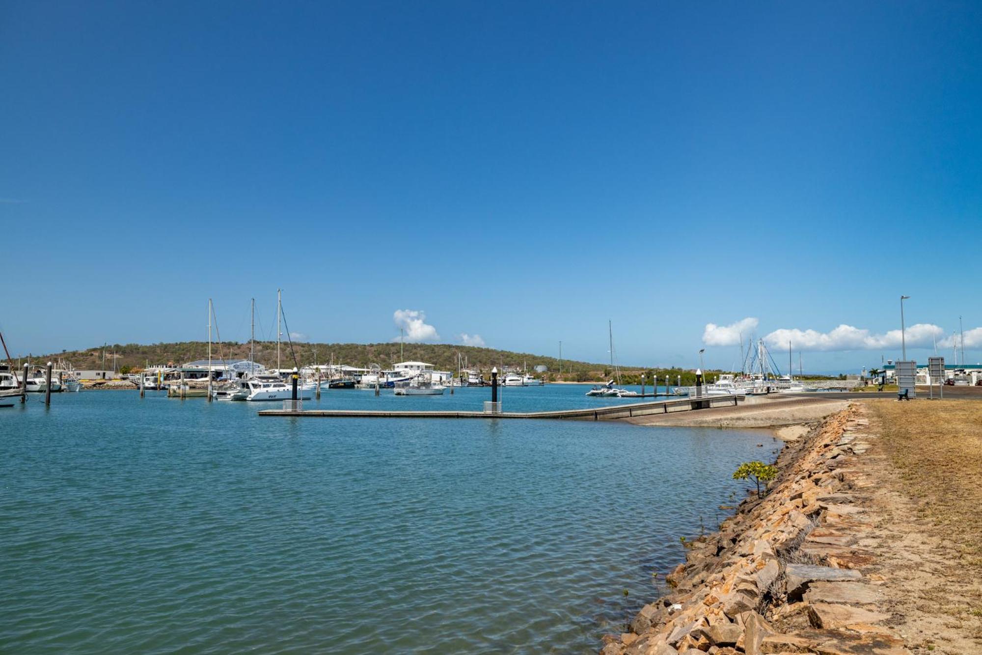 Hotel Harbour Lights Tourist Park Bowen Exterior foto